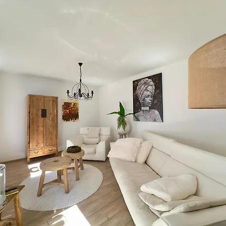 Apartment Bernstein